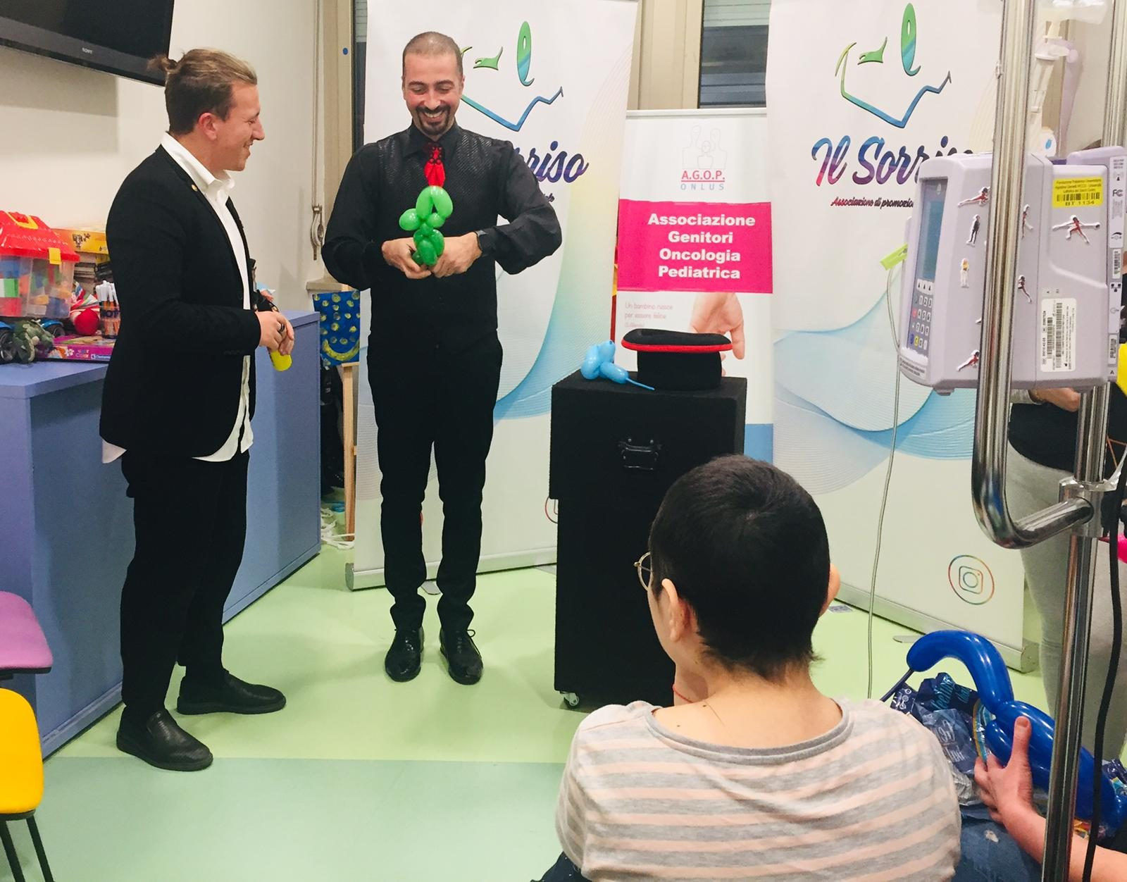 La magia nel sociale: i trucchi per sensibilizzare e fare beneficienza!